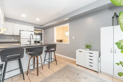 271 Richvale Drive S Brampton ON L6Z 4W7