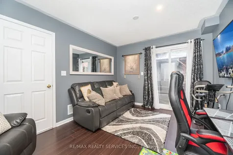 271 Richvale Drive S Brampton ON L6Z 4W7