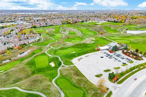 271 Richvale Drive S Brampton ON L6Z 4W7