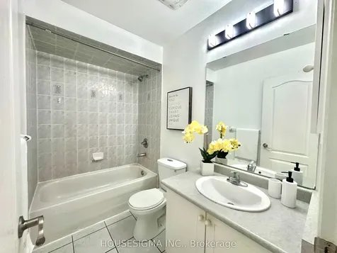 77 Beavervalley Drive Brampton ON L7A 3R3