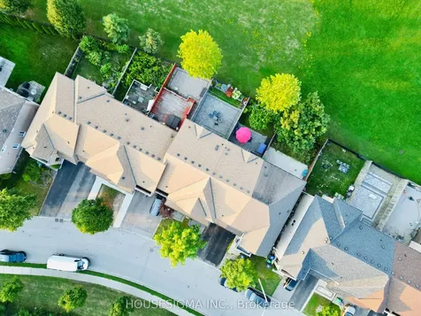 77 Beavervalley Drive Brampton ON L7A 3R3