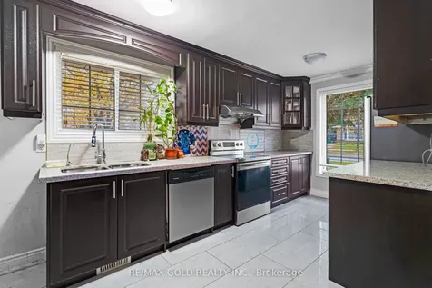 13 Tullamore Road S Brampton ON L6W 1J7