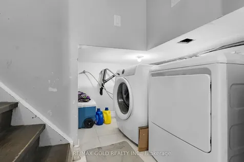 13 Tullamore Road S Brampton ON L6W 1J7