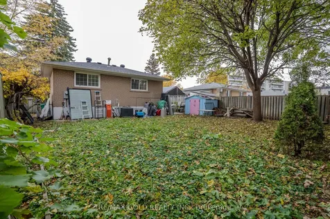 13 Tullamore Road S Brampton ON L6W 1J7