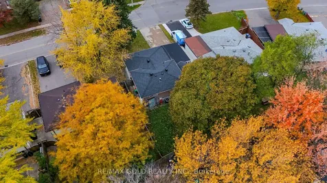 13 Tullamore Road S Brampton ON L6W 1J7