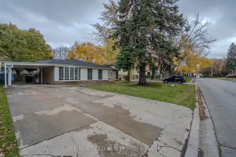13 Tullamore Road S Brampton ON L6W 1J7