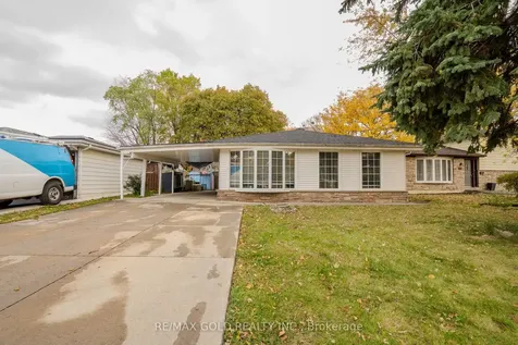 13 Tullamore Road S Brampton ON L6W 1J7