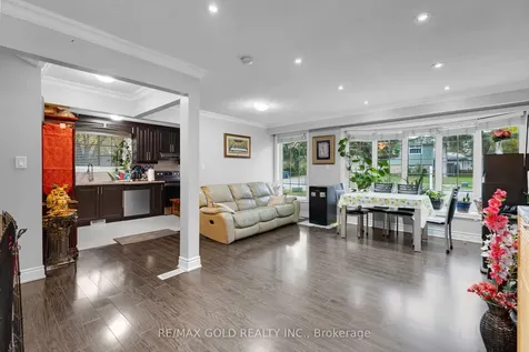 13 Tullamore Road S Brampton ON L6W 1J7