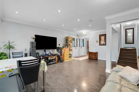 13 Tullamore Road S Brampton ON L6W 1J7