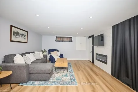 2214 Prospect Street Burlington ON L7R 1Z7