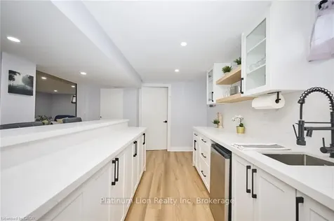 2214 Prospect Street Burlington ON L7R 1Z7