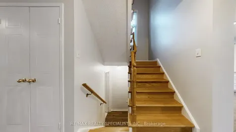 5223 Fairford Crescent W Mississauga ON L5V 2M6