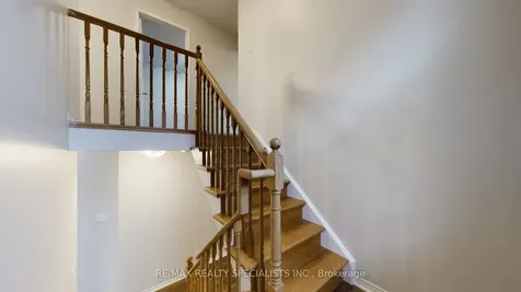 5223 Fairford Crescent W Mississauga ON L5V 2M6