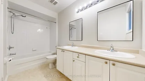 5223 Fairford Crescent W Mississauga ON L5V 2M6