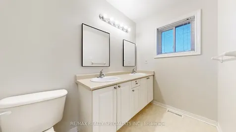 5223 Fairford Crescent W Mississauga ON L5V 2M6