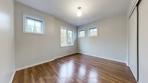 5223 Fairford Crescent W Mississauga ON L5V 2M6