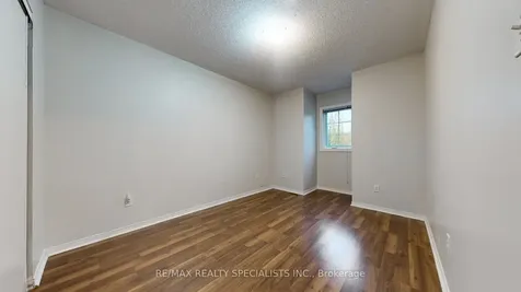 5223 Fairford Crescent W Mississauga ON L5V 2M6