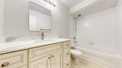 5223 Fairford Crescent W Mississauga ON L5V 2M6