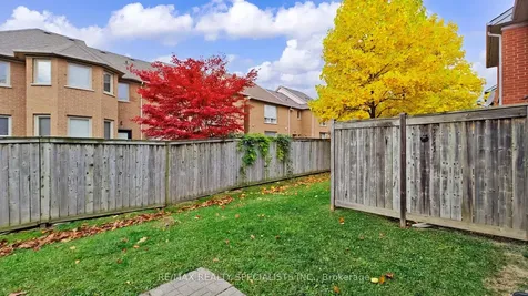 5223 Fairford Crescent W Mississauga ON L5V 2M6