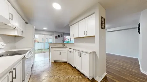 5223 Fairford Crescent W Mississauga ON L5V 2M6