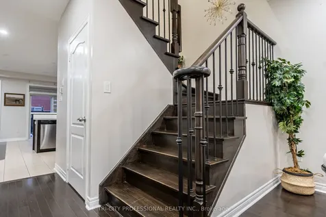 17 Sleightholme Crescent Brampton ON L6P 3C2