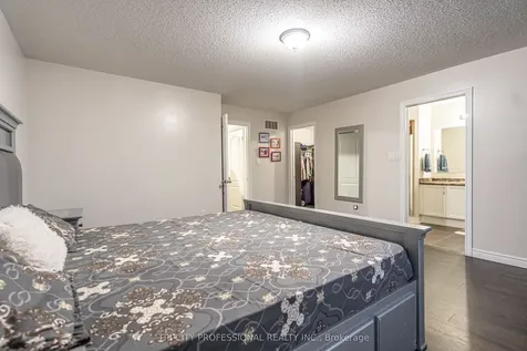 17 Sleightholme Crescent Brampton ON L6P 3C2