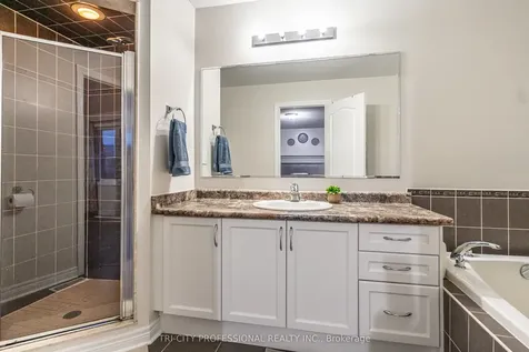 17 Sleightholme Crescent Brampton ON L6P 3C2