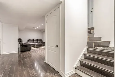 17 Sleightholme Crescent Brampton ON L6P 3C2