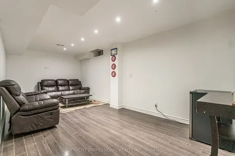 17 Sleightholme Crescent Brampton ON L6P 3C2