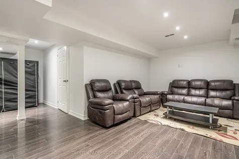 17 Sleightholme Crescent Brampton ON L6P 3C2