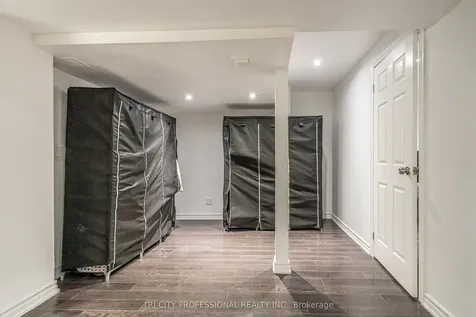 17 Sleightholme Crescent Brampton ON L6P 3C2