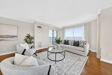 2190 Lakeshore Road Burlington ON L7R 4K1