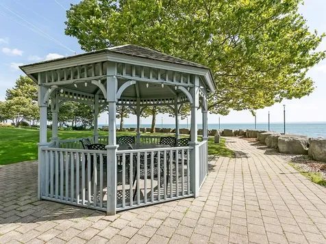2190 Lakeshore Road Burlington ON L7R 4K1