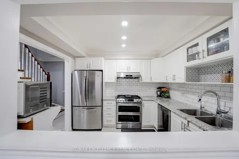 82 Carrie Crescent Brampton ON L6Y 4Y6