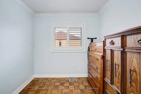 82 Carrie Crescent Brampton ON L6Y 4Y6