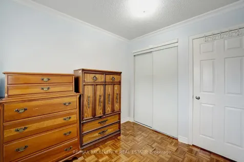 82 Carrie Crescent Brampton ON L6Y 4Y6