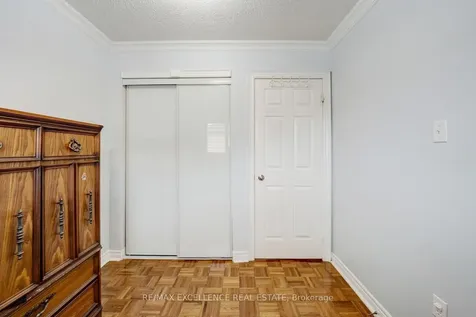 82 Carrie Crescent Brampton ON L6Y 4Y6