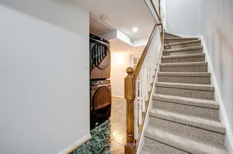 82 Carrie Crescent Brampton ON L6Y 4Y6