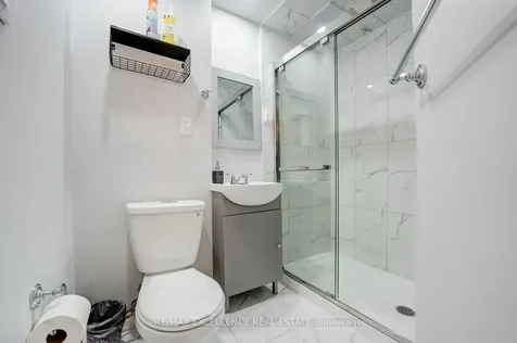 82 Carrie Crescent Brampton ON L6Y 4Y6