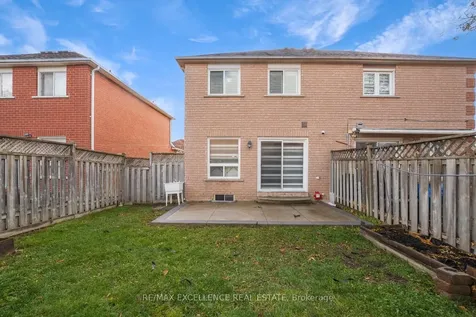 82 Carrie Crescent Brampton ON L6Y 4Y6