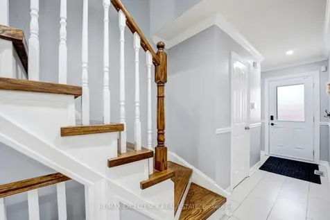 82 Carrie Crescent Brampton ON L6Y 4Y6