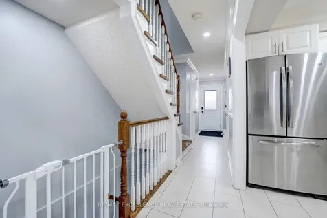 82 Carrie Crescent Brampton ON L6Y 4Y6