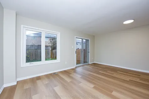 15 Shady Pine Circle Brampton ON L6R 1N6