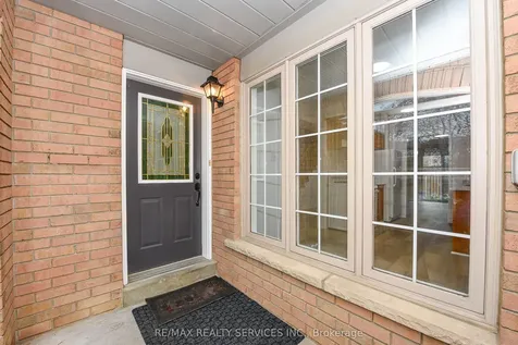 15 Shady Pine Circle Brampton ON L6R 1N6