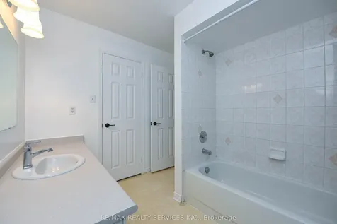 15 Shady Pine Circle Brampton ON L6R 1N6