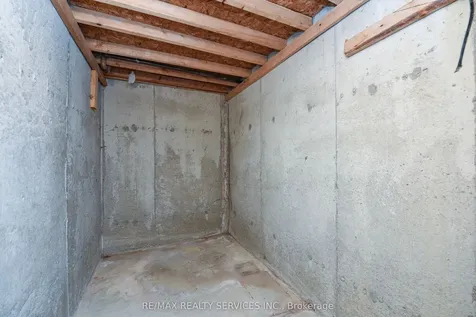 15 Shady Pine Circle Brampton ON L6R 1N6