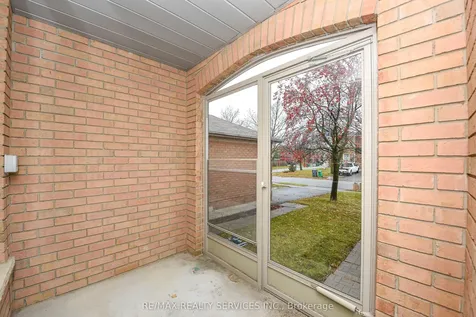 15 Shady Pine Circle Brampton ON L6R 1N6