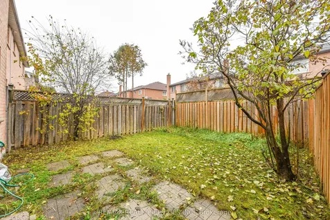 15 Shady Pine Circle Brampton ON L6R 1N6