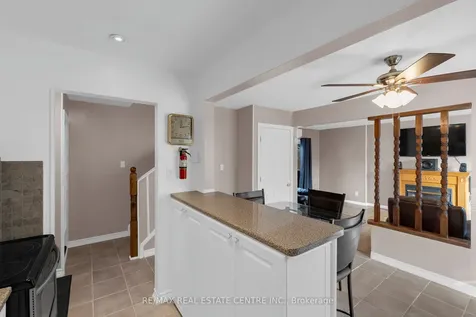 5 Hawkins Court Brampton ON L6S 2N7