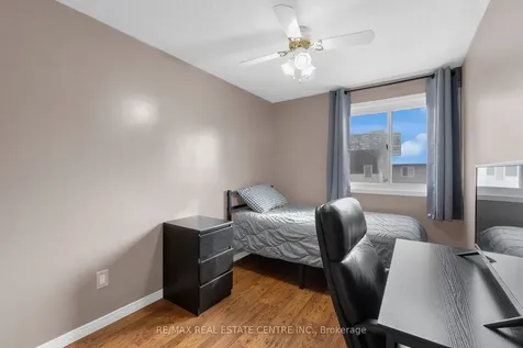 5 Hawkins Court Brampton ON L6S 2N7